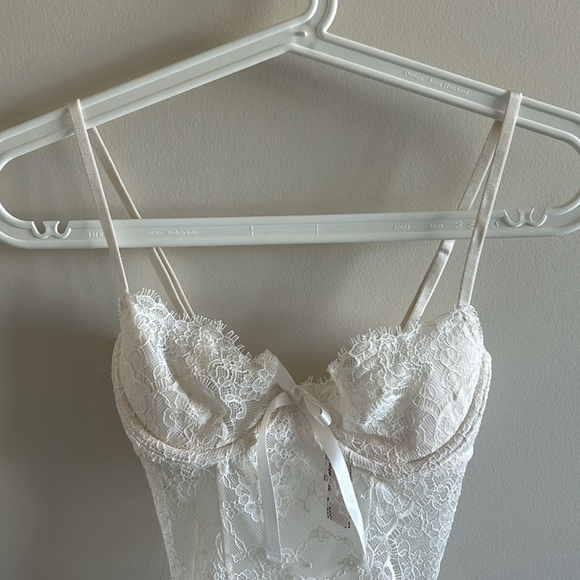 Victoria's Secret Babydoll Lace Lingerie - Picture 2 of 8